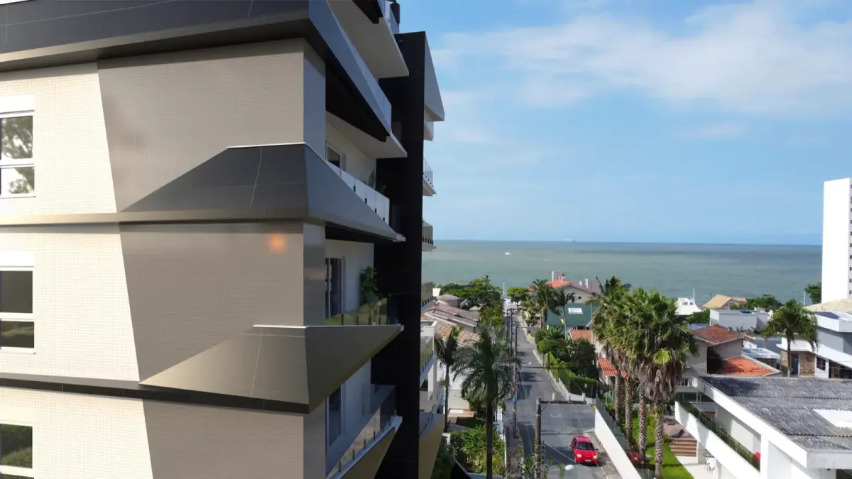 Diamant Noir, Cabeçudas, Itajaí