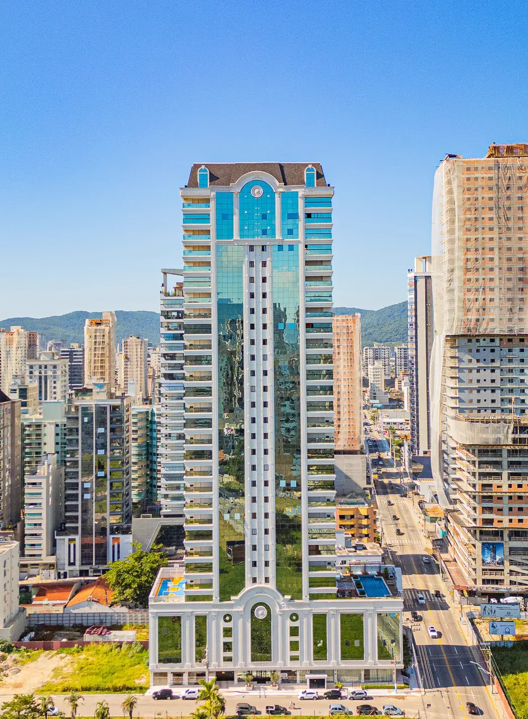 PARAMOUNT TOWER, Meia Praia, Itapema